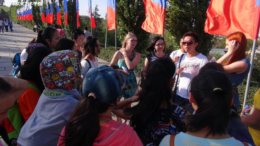 参观“妈妈耶夫山”